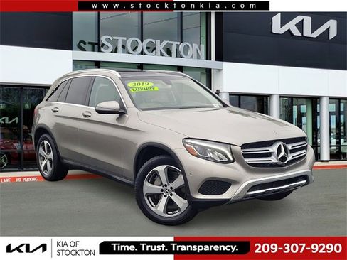 Used 2019 Mercedes-Benz GLC 300 4MATIC image 1