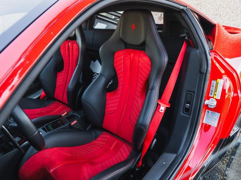 Used 2015 Ferrari 458 Speciale Coupe RWD image 83