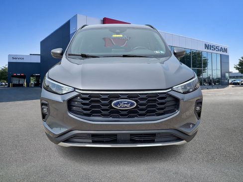 Used 2025 Ford Escape ST-Line Select AWD/4WD image 2