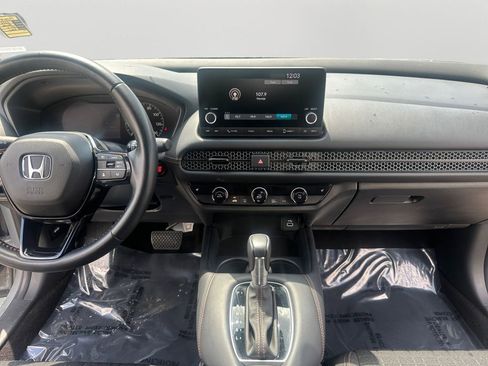 Certified 2025 Honda HR-V Sport image 14