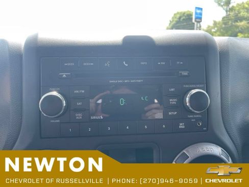 Used 2016 Jeep Wrangler Sport w/ Connectivity Group AWD/4WD image 10