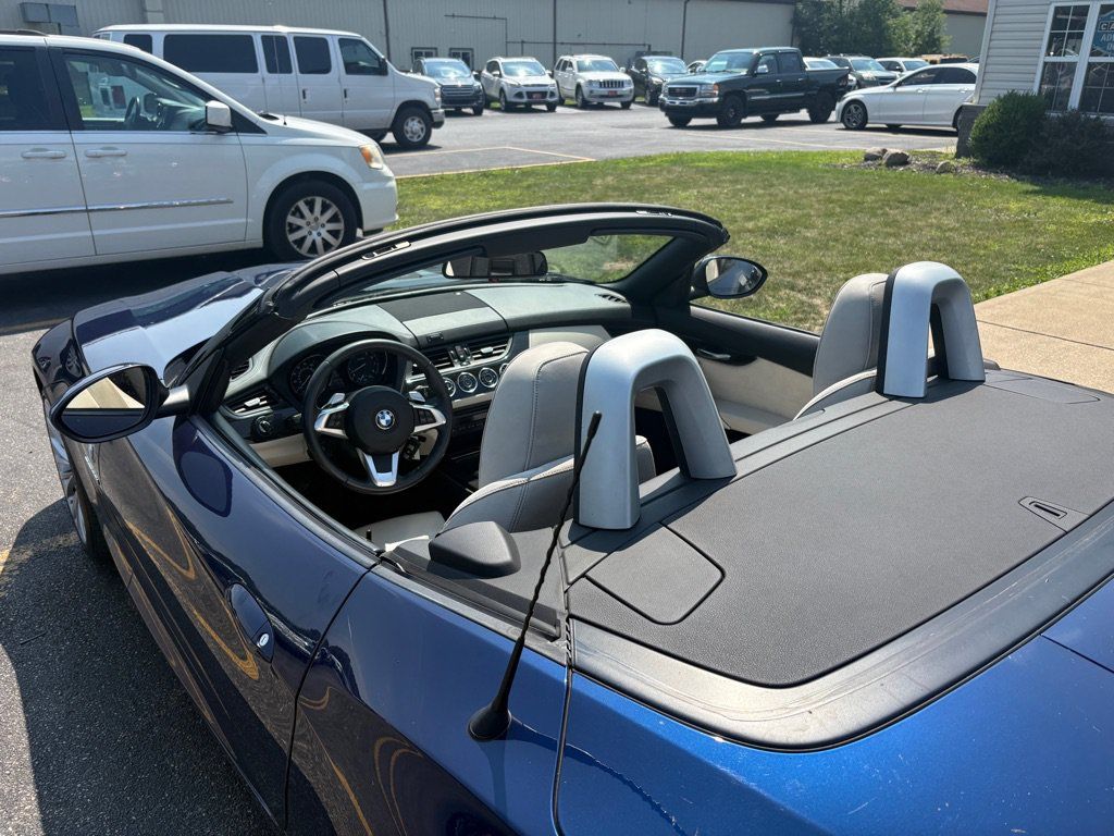 Used 2009 BMW Z4 sDrive35i RWD image 15