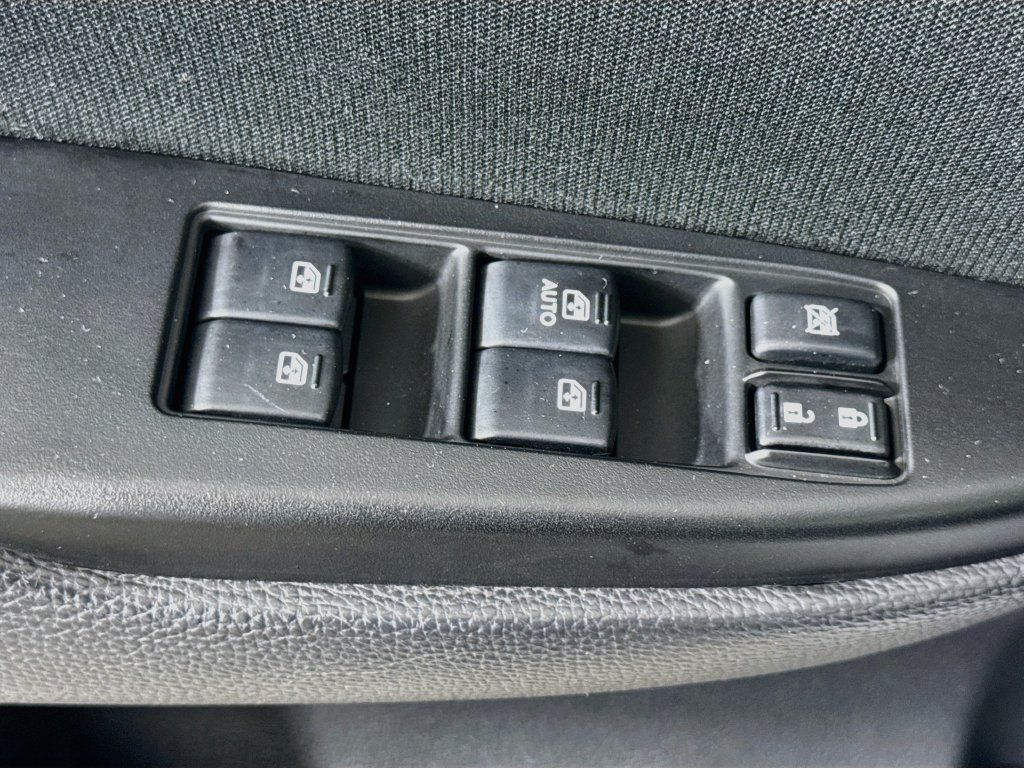 Used 2013 Subaru Legacy 2.5i Premium w/ All-Weather Pkg AWD/4WD image 13