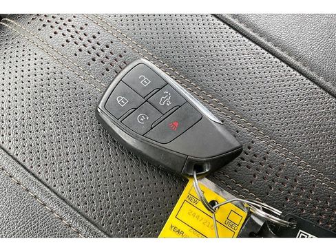 Used 2024 Chevrolet Silverado 1500 High Country w/ High Country Premium Package AWD/4WD image 14