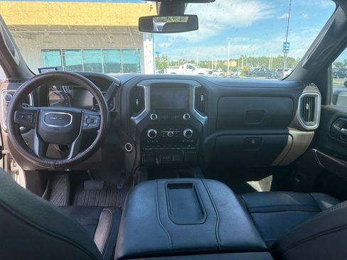 Used 2022 GMC Sierra 3500 Denali AWD/4WD image 9