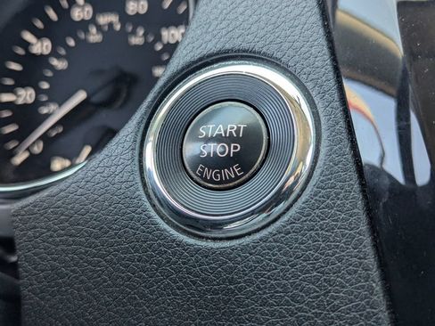 Used 2014 Nissan Rogue SV AWD/4WD image 18