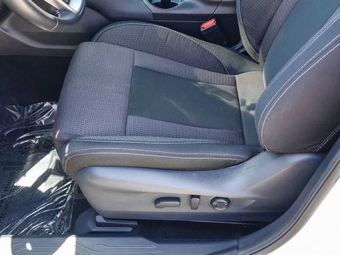 Used 2025 Subaru Outback Premium AWD/4WD image 19