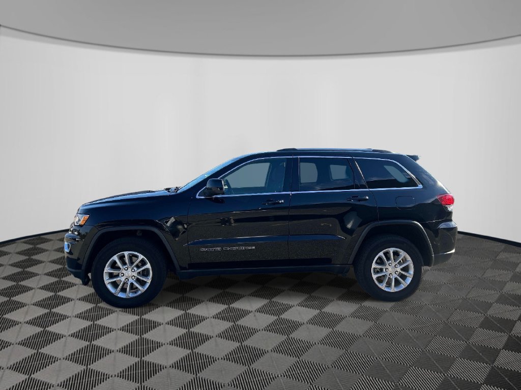 Used 2021 Jeep Grand Cherokee Laredo AWD/4WD image 2