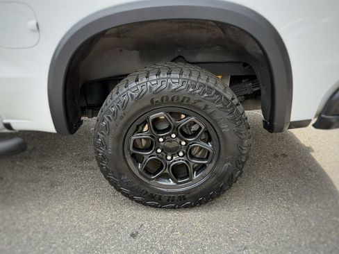 Used 2024 Chevrolet Silverado 1500 ZR2 w/ ZR2 Bison Edition AWD/4WD image 16