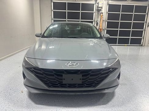 Used 2022 Hyundai Elantra SEL w/ Cargo Package FWD image 2