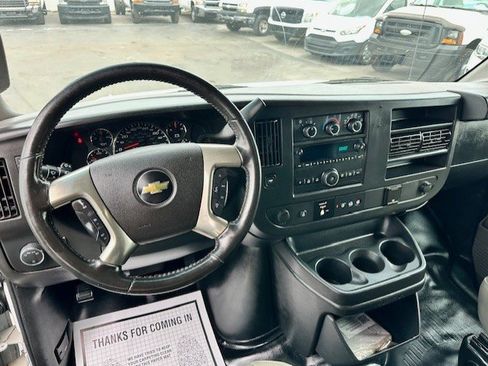 Used 2018 Chevrolet Express 2500 w/ Driver Convenience Package image 17