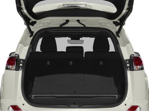 Used 2018 Toyota RAV4 Limited image 12