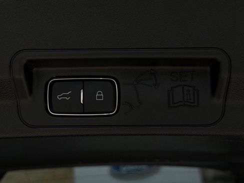 Used 2022 Ford Explorer XLT w/ Equipment Group 202A RWD image 27