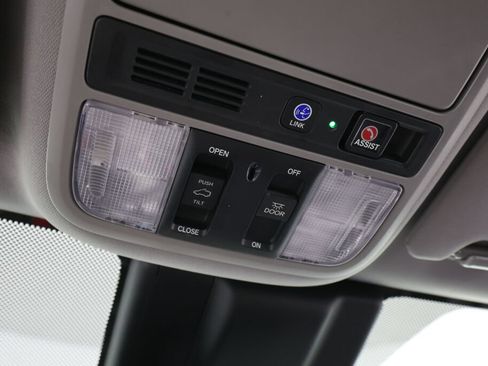 Used 2018 Honda Odyssey Touring image 39