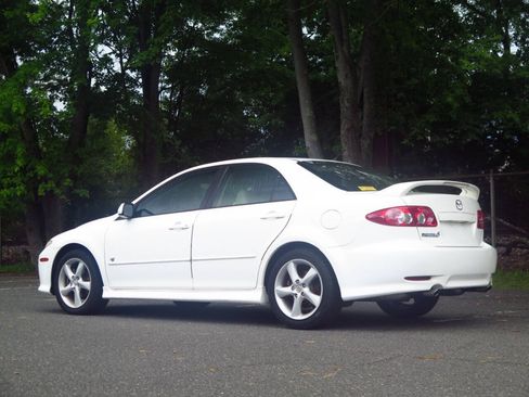 Used 2005 MAZDA MAZDA6 s Grand Touring w/ Grand Touring Appearance Pkg FWD image 3