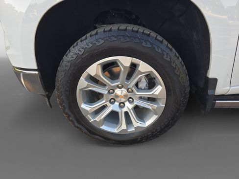 Used 2025 Chevrolet Silverado 1500 LTZ w/ LTZ Premium Package AWD/4WD image 9