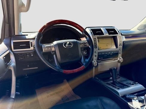 Used 2010 Lexus GX 460 image 24