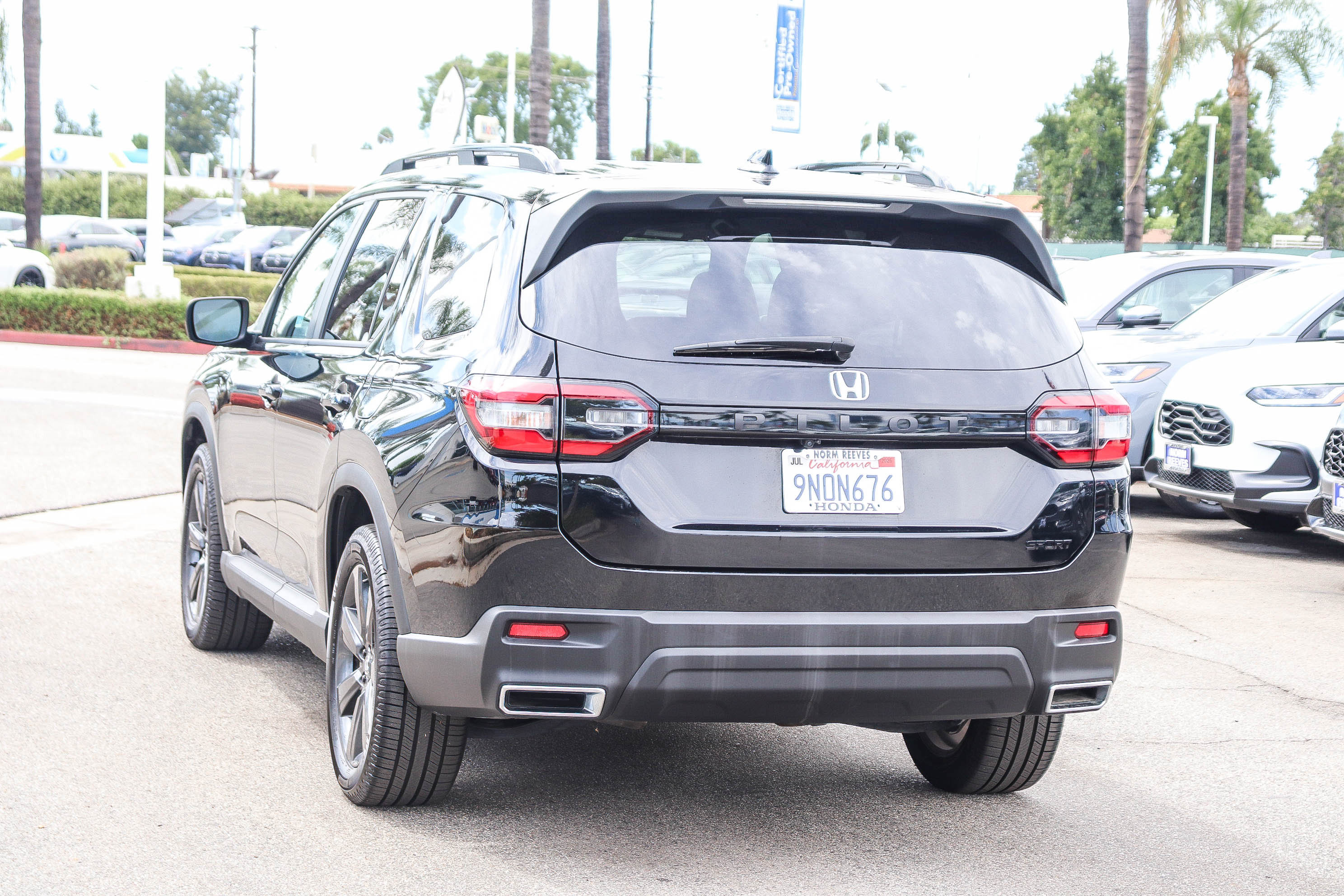 Certified 2025 Honda Pilot Sport image 13
