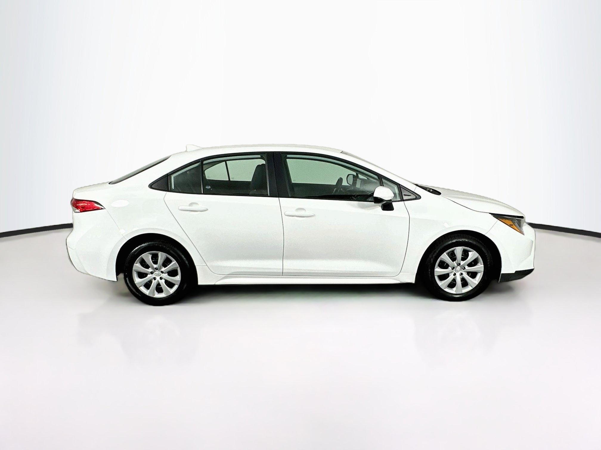 Used 2025 Toyota Corolla LE FWD image 10