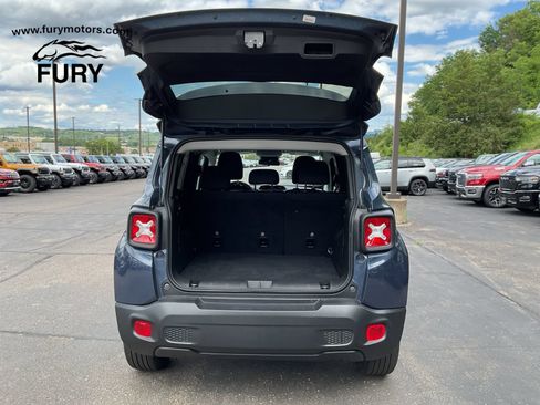 Used 2023 Jeep Renegade Latitude AWD/4WD image 20