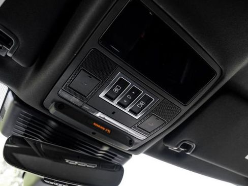 New 2026 Land Rover Discovery Limited Edition AWD/4WD image 37