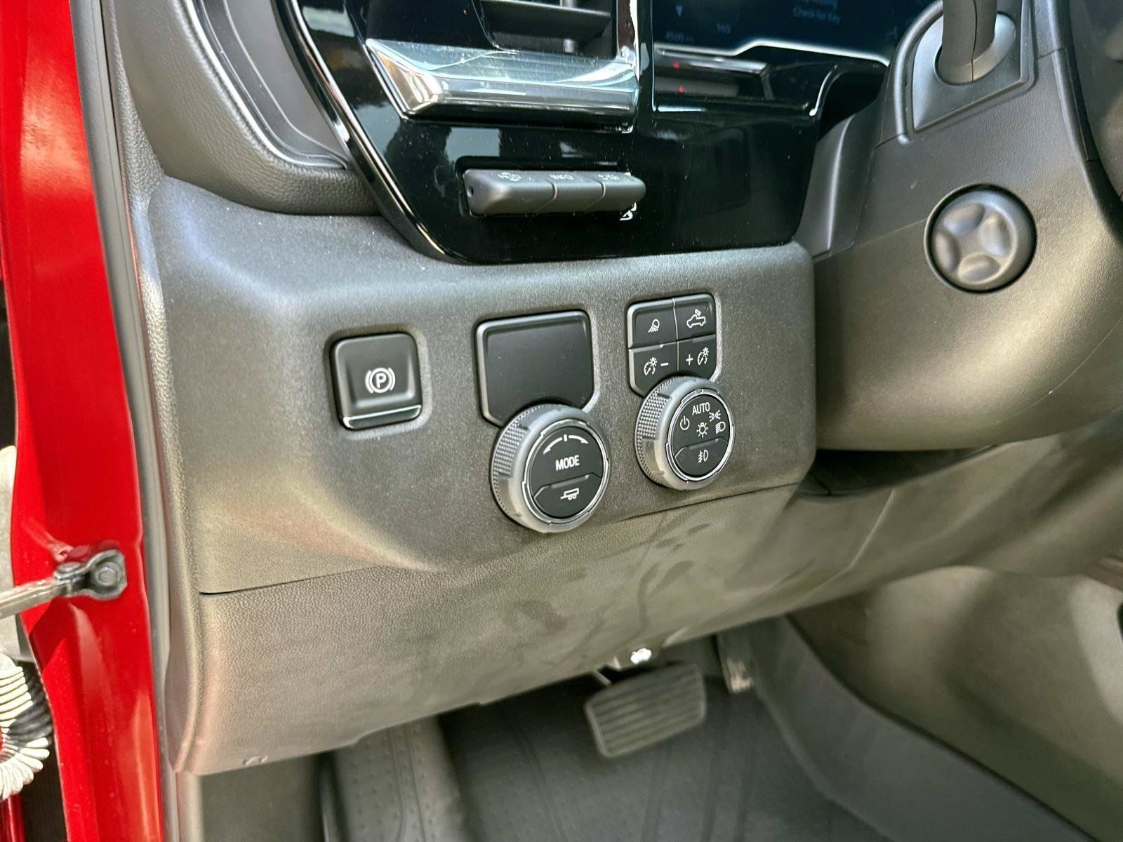 Used 2025 Chevrolet Silverado 1500 LTZ w/ LTZ Premium Package RWD image 23