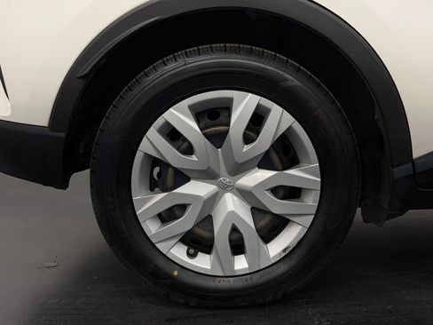 Used 2021 Toyota C-HR LE image 23