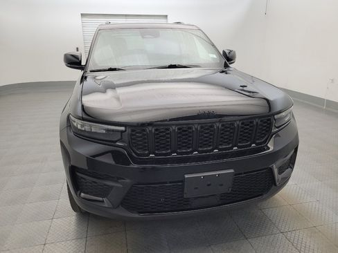 Used 2023 Jeep Grand Cherokee Altitude RWD image 14