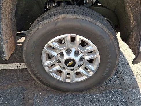 Used 2025 Chevrolet Silverado 2500 LT w/ Convenience Package image 4