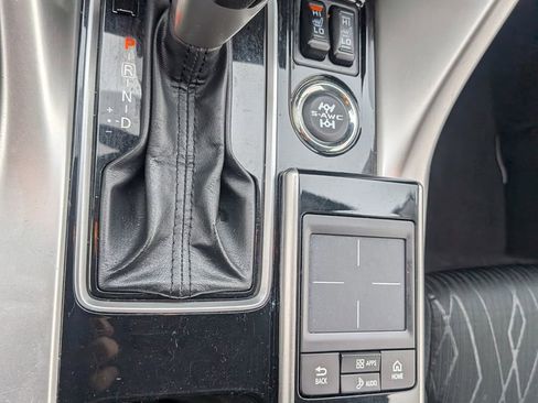 Used 2018 Mitsubishi Eclipse Cross SE image 15