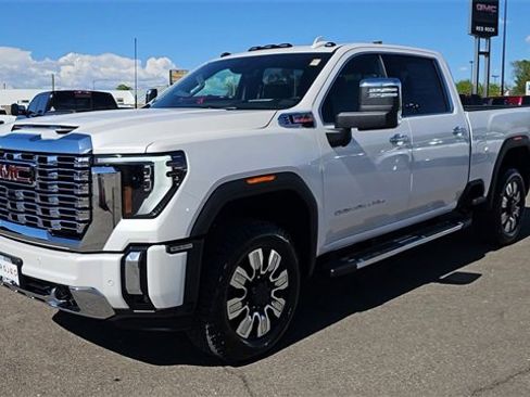 New 2025 GMC Sierra 3500 Denali w/ Denali Reserve Package image 4