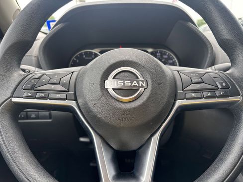 Used 2025 Nissan Sentra SV FWD image 25