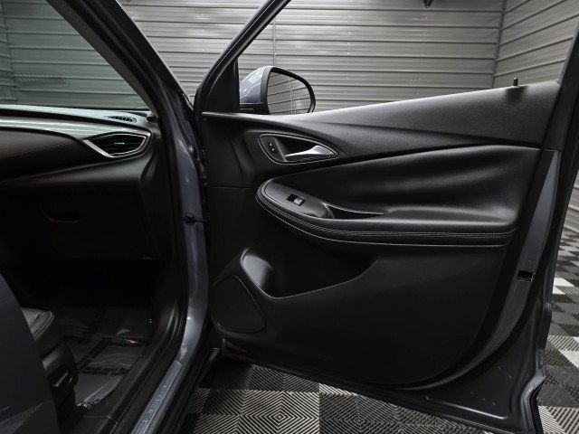 Used 2022 Buick Encore GX Essence FWD image 34