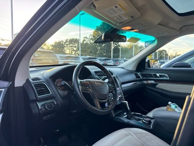 Used 2016 Ford Explorer Platinum AWD/4WD image 12