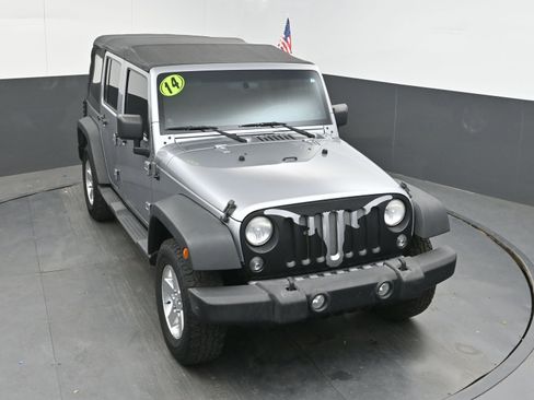Used 2014 Jeep Wrangler Unlimited Sport w/ Max Tow Package AWD/4WD image 30