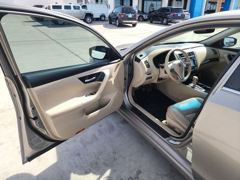 Used 2013 Nissan Altima 3.5 SL w/ Technology Pkg image 17