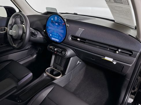 Certified 2025 MINI Cooper 2-Door Hardtop image 28