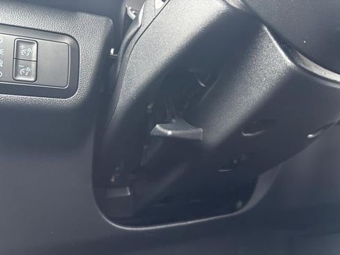 Used 2021 Ford Escape SE image 23