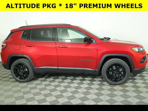 New 2026 Jeep Compass Latitude image 7