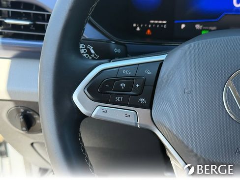 Used 2023 Volkswagen Taos SE image 16