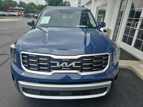 Used 2025 Kia Telluride S FWD image 3