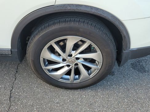 Used 2015 Nissan Rogue SL w/ SL Premium Package image 40