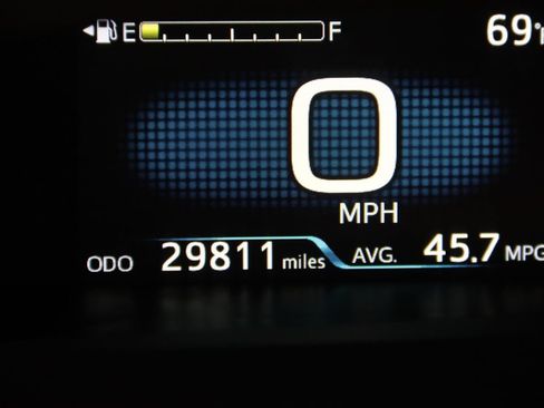 Used 2021 Toyota Prius LE FWD image 19