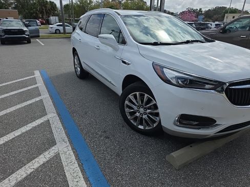 Used 2020 Buick Enclave Premium w/ Sun and Sites Package image 10