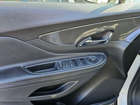 Used 2021 Buick Encore Preferred w/ Safety Package image 17