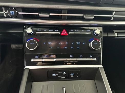 Used 2025 Hyundai Santa Fe SEL image 23