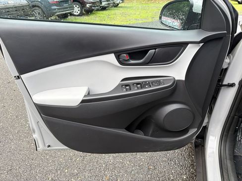 Certified 2023 Hyundai Kona SE AWD/4WD image 17