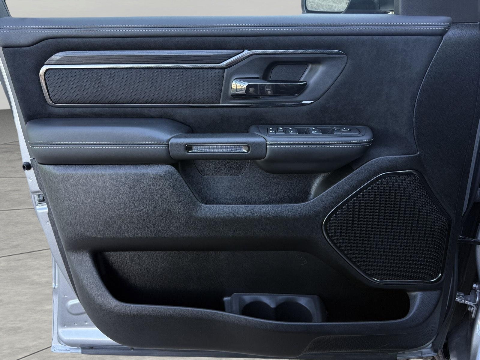 Used 2025 RAM 1500 RHO AWD/4WD image 20
