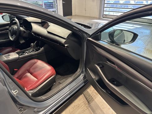Used 2024 MAZDA MAZDA3 s image 31