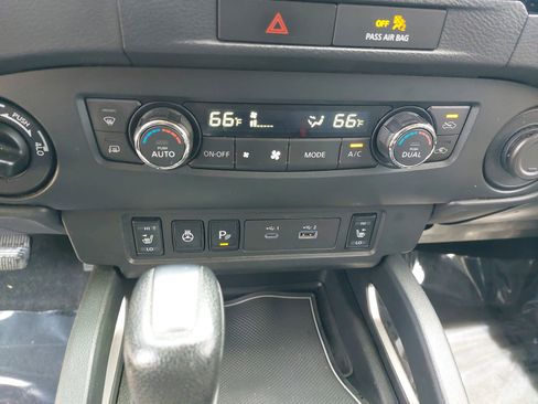 Used 2022 Nissan Frontier SV image 23